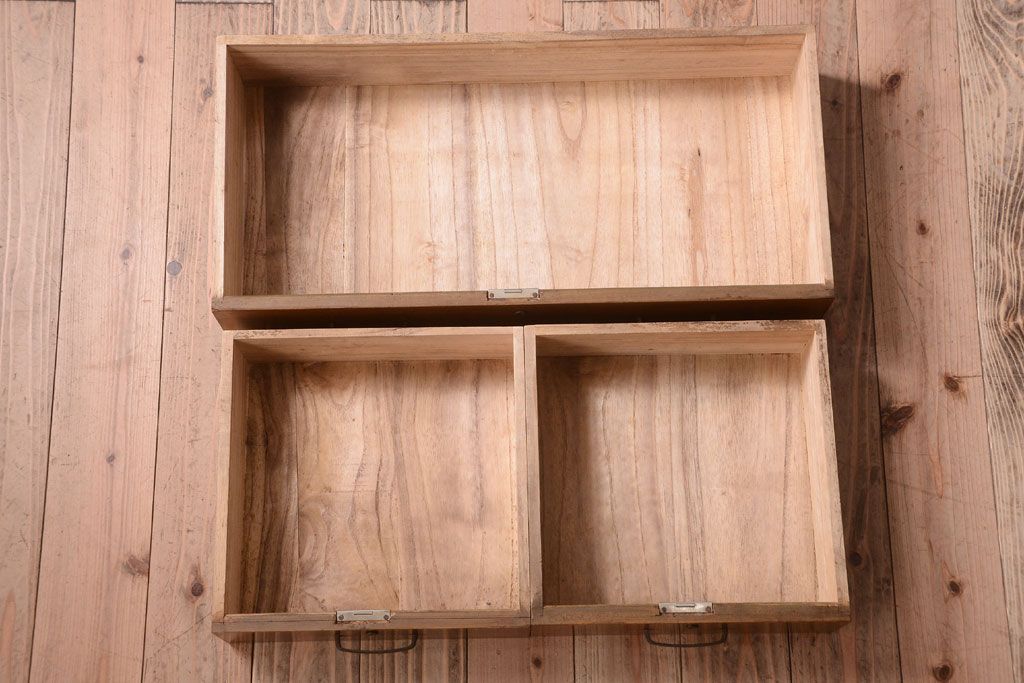 レトロ家具　昭和レトロなアンティーク本箱(ブックケース)