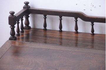 アンティーク家具　古い栓材　上質な意匠のアンティーク簿記机(ライティングビューロー)