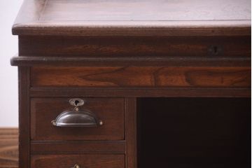 アンティーク家具　古い栓材　上質な意匠のアンティーク簿記机(ライティングビューロー)