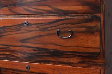 アンティーク家具　黒柿材貼り!和製アンティークの3段箪笥