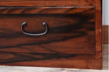 アンティーク家具　黒柿材貼り!和製アンティークの3段箪笥