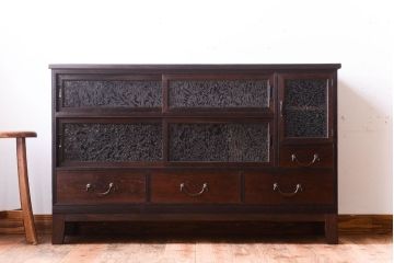 アンティーク家具　結霜ガラス入り!上品な古い時代箪笥の脚付きサイドボード