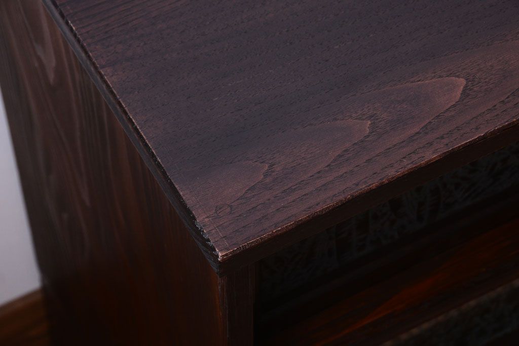 アンティーク家具　結霜ガラス入り!上品な古い時代箪笥の脚付きサイドボード