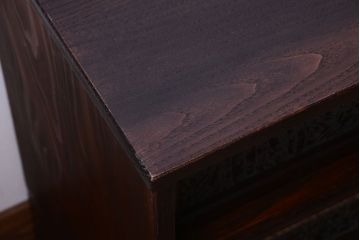 アンティーク家具　結霜ガラス入り!上品な古い時代箪笥の脚付きサイドボード