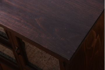 アンティーク家具　結霜ガラス入り!上品な古い時代箪笥の脚付きサイドボード