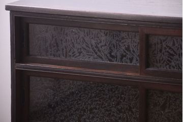 アンティーク家具　結霜ガラス入り!上品な古い時代箪笥の脚付きサイドボード