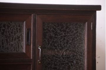 アンティーク家具　結霜ガラス入り!上品な古い時代箪笥の脚付きサイドボード