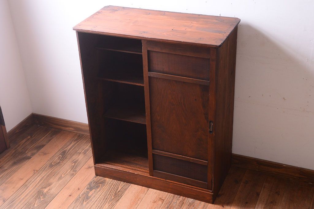 アンティーク家具　古い木製のアンティーク収納戸棚(キャビネット)