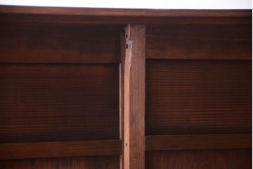 アンティーク家具　古い木製のアンティーク収納戸棚(キャビネット)