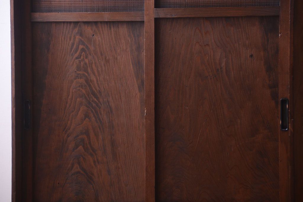 アンティーク家具　古い木製のアンティーク収納戸棚(キャビネット)