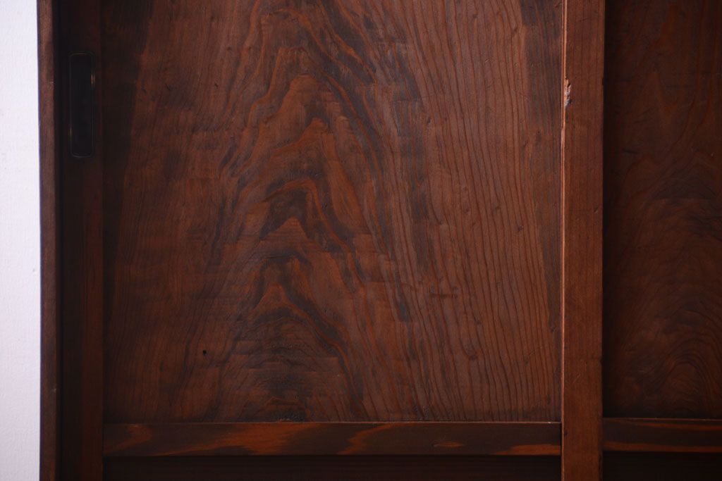 アンティーク家具　古い木製のアンティーク収納戸棚(キャビネット)