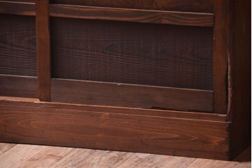 アンティーク家具　古い木製のアンティーク収納戸棚(キャビネット)