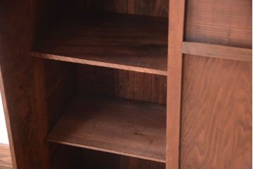 アンティーク家具　古い木製のアンティーク収納戸棚(キャビネット)