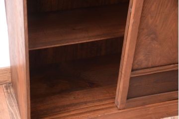 アンティーク家具　古い木製のアンティーク収納戸棚(キャビネット)