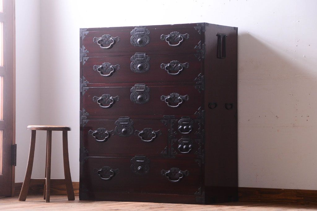 アンティーク家具　古民具・骨董　一本物　巾着金具　松本衣装箪笥