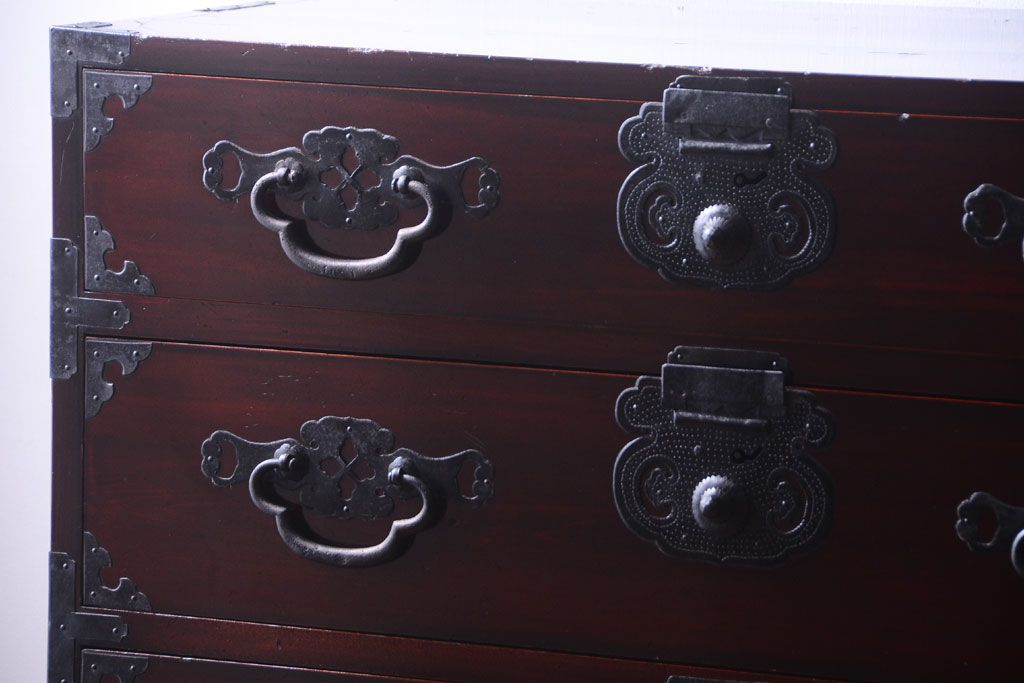 アンティーク家具　古民具・骨董　一本物　巾着金具　松本衣装箪笥