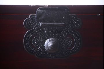 アンティーク家具　古民具・骨董　一本物　巾着金具　松本衣装箪笥