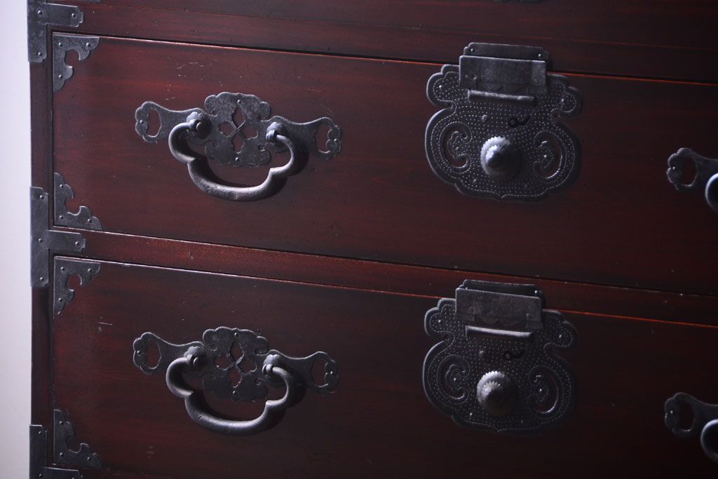 アンティーク家具　古民具・骨董　一本物　巾着金具　松本衣装箪笥