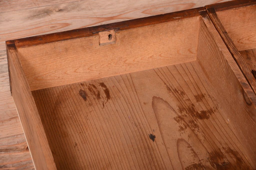 アンティーク家具　モールガラス入り!古い木製の二段重ねアンティーク収納棚