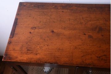 アンティーク家具　モールガラス入り!古い木製の二段重ねアンティーク収納棚