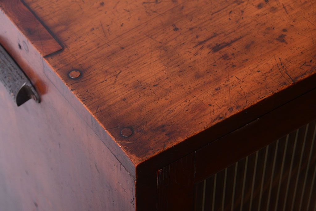 アンティーク家具　モールガラス入り!古い木製の二段重ねアンティーク収納棚