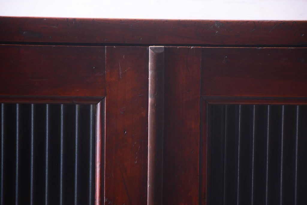 アンティーク家具　モールガラス入り!古い木製の二段重ねアンティーク収納棚