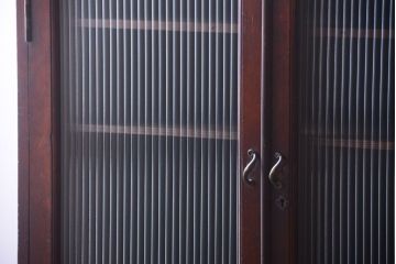 アンティーク家具　モールガラス入り!古い木製の二段重ねアンティーク収納棚