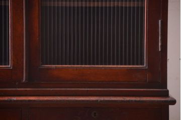 アンティーク家具　モールガラス入り!古い木製の二段重ねアンティーク収納棚