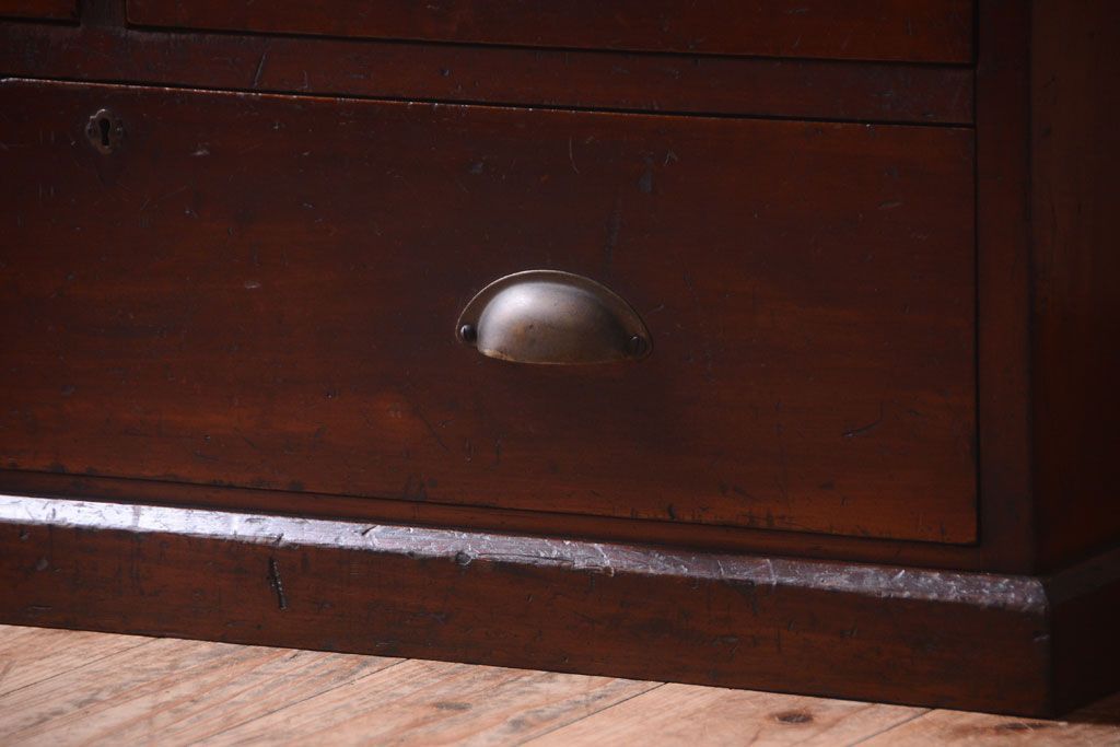 アンティーク家具　モールガラス入り!古い木製の二段重ねアンティーク収納棚