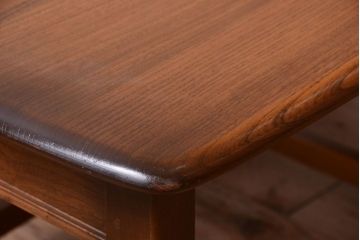 ヴィンテージ家具　イギリスビンテージ　アーコール　センターテーブル
