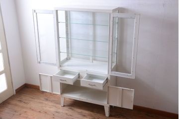 アンティーク家具　アンティーク　アイアンケビント(収納棚・キャビネット)