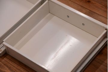 アンティーク家具　アンティーク　アイアンケビント(収納棚・キャビネット)