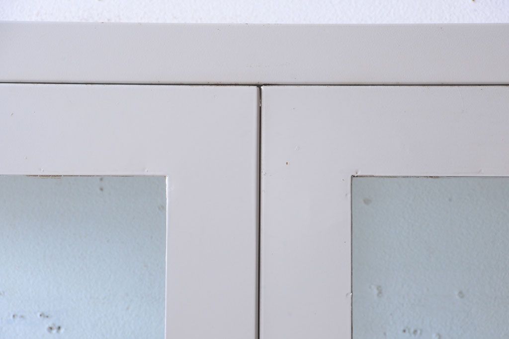 アンティーク家具　アンティーク　アイアンケビント(収納棚・キャビネット)