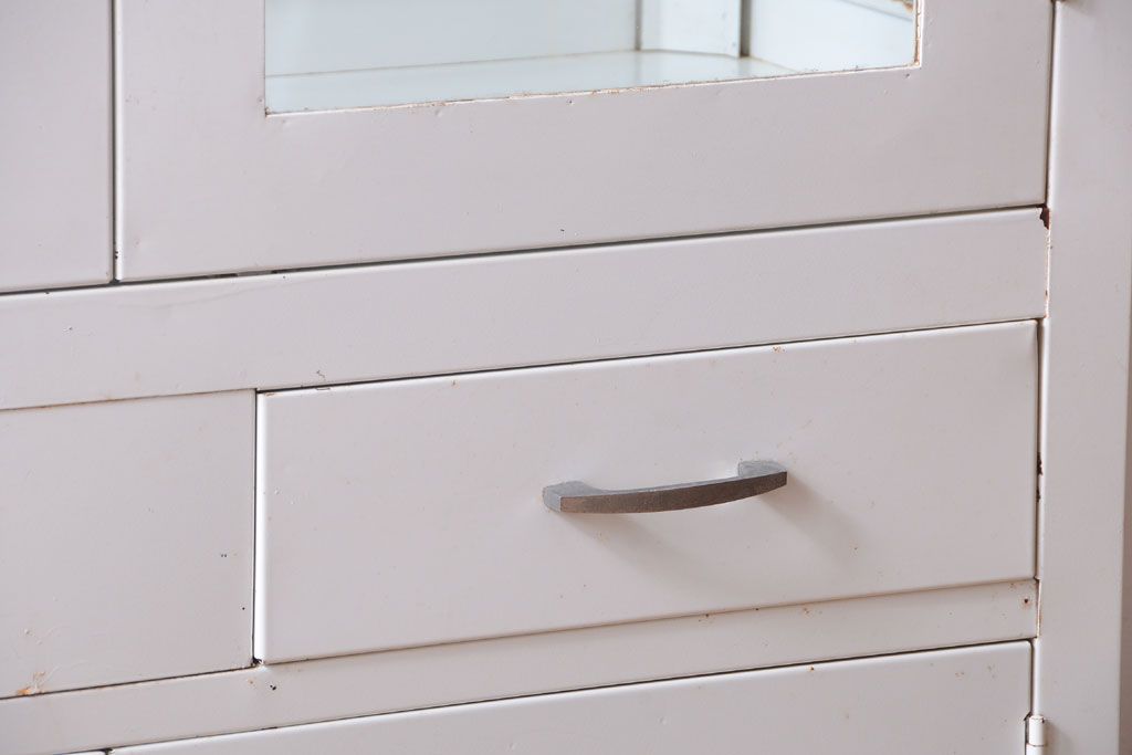 アンティーク家具　アンティーク　アイアンケビント(収納棚・キャビネット)