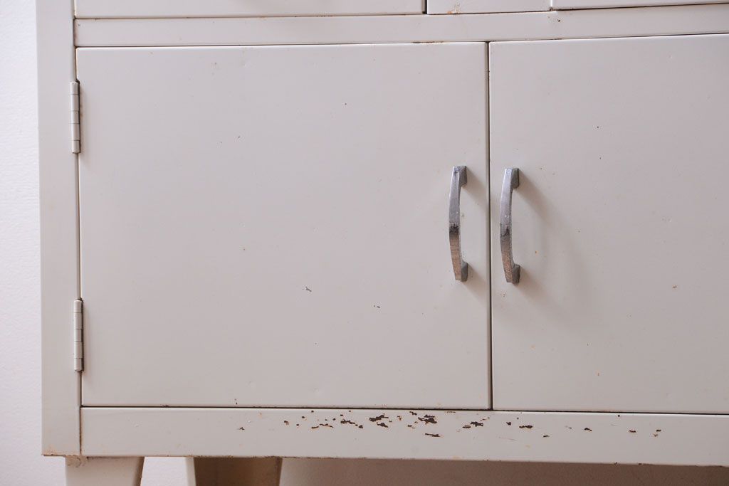 アンティーク家具　アンティーク　アイアンケビント(収納棚・キャビネット)