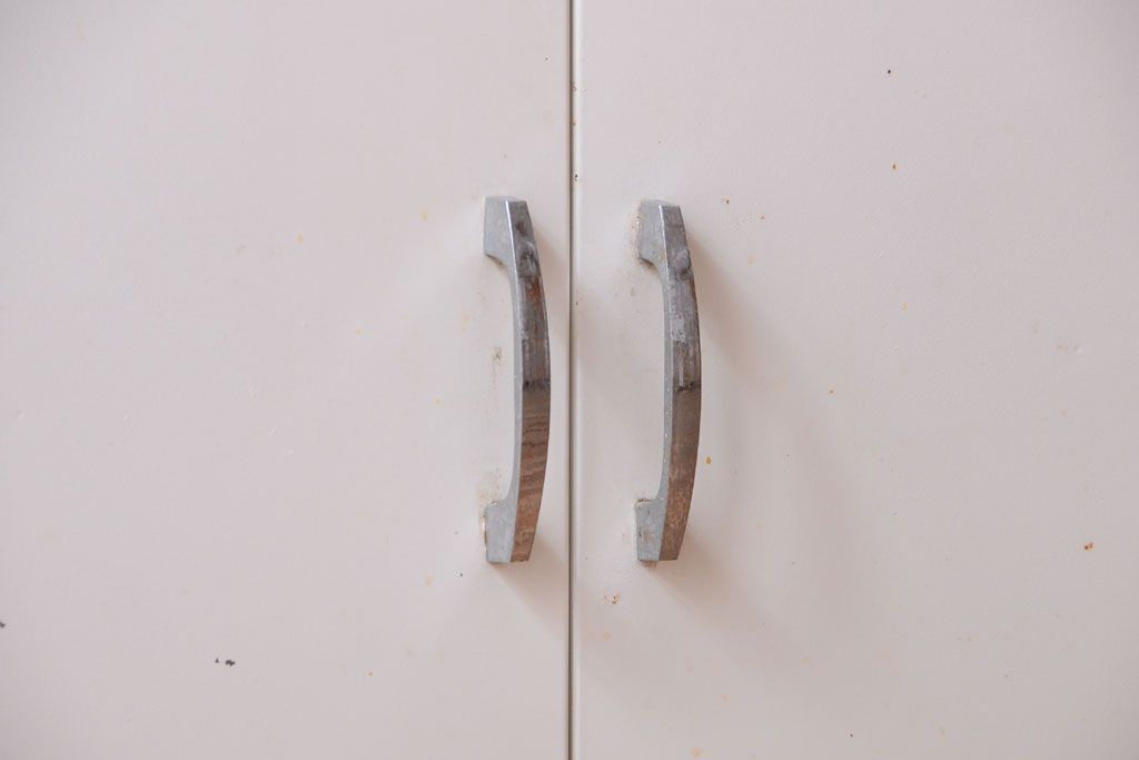 アンティーク家具　アンティーク　アイアンケビント(収納棚・キャビネット)