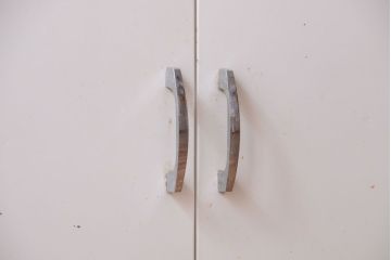 アンティーク家具　アンティーク　アイアンケビント(収納棚・キャビネット)