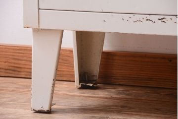 アンティーク家具　アンティーク　アイアンケビント(収納棚・キャビネット)