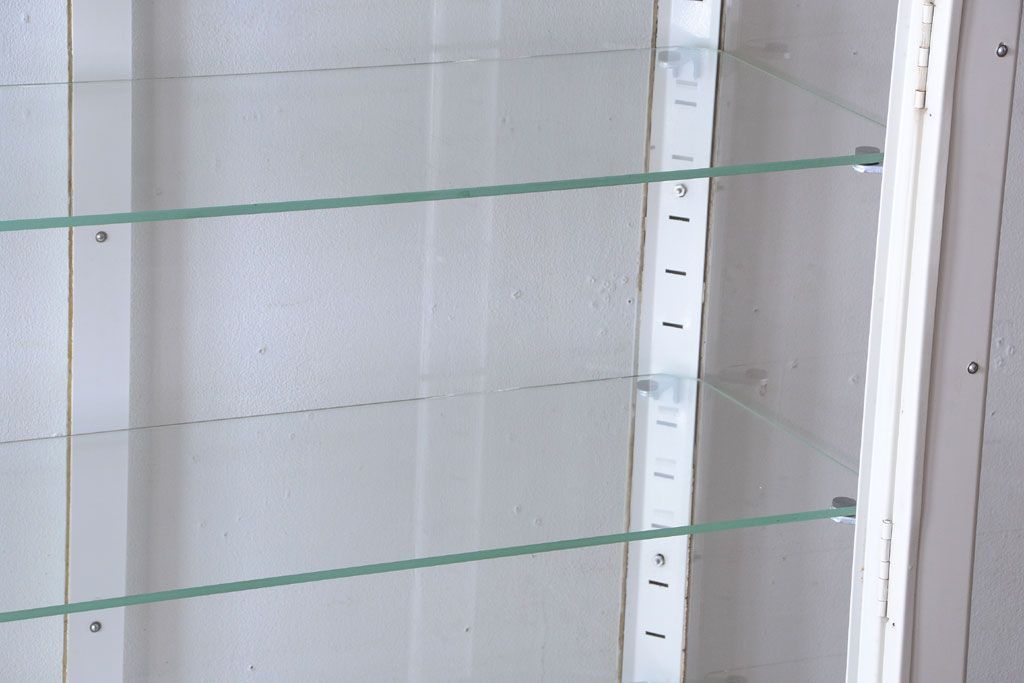 アンティーク家具　アンティーク　アイアンケビント(収納棚・キャビネット)