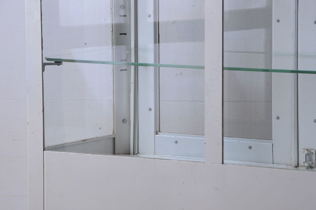 アンティーク家具　アンティーク　アイアンケビント(収納棚・キャビネット)