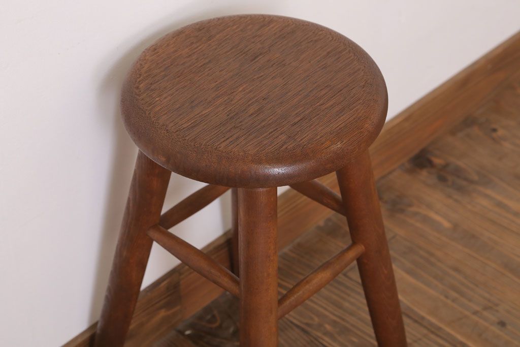 アンティーク家具　ナチュラルスタイル　古い木のアンティークスツール