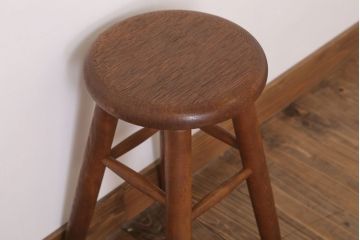 アンティーク家具　ナチュラルスタイル　古い木のアンティークスツール