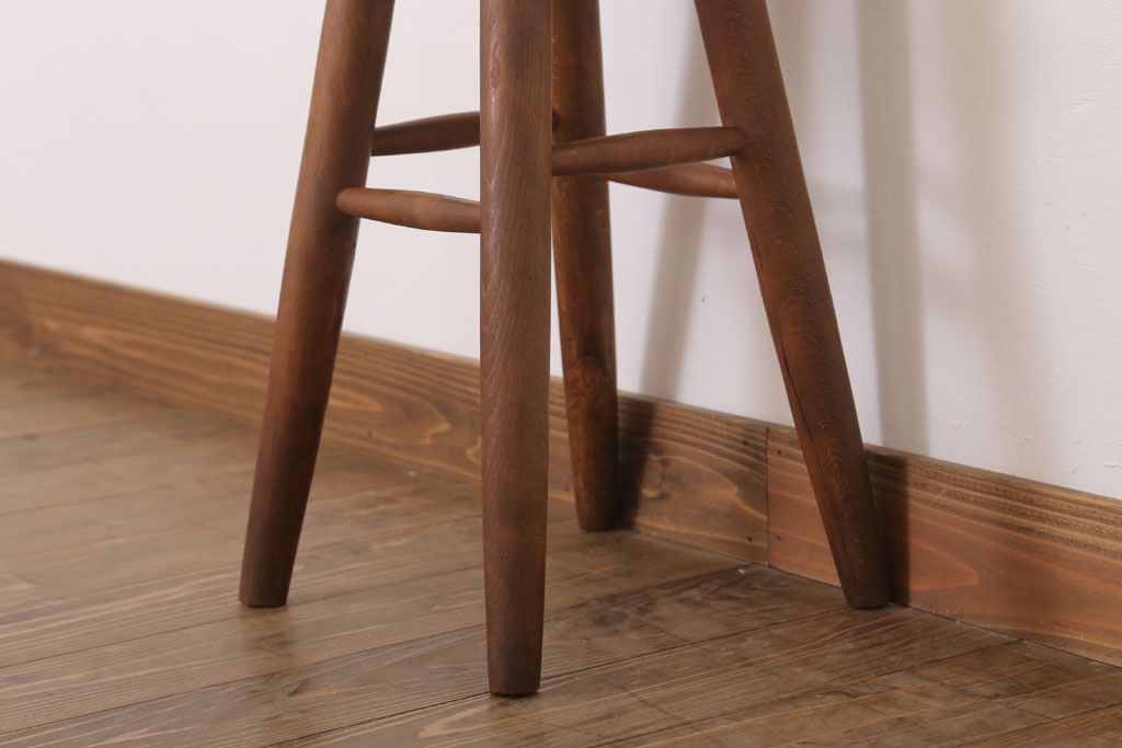アンティーク家具　ナチュラルスタイル　古い木のアンティークスツール