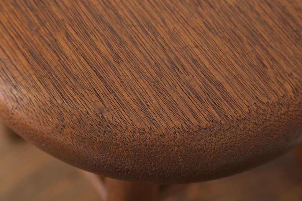 アンティーク家具　ナチュラルスタイル　古い木のアンティークスツール