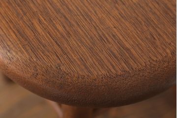 アンティーク家具　ナチュラルスタイル　古い木のアンティークスツール