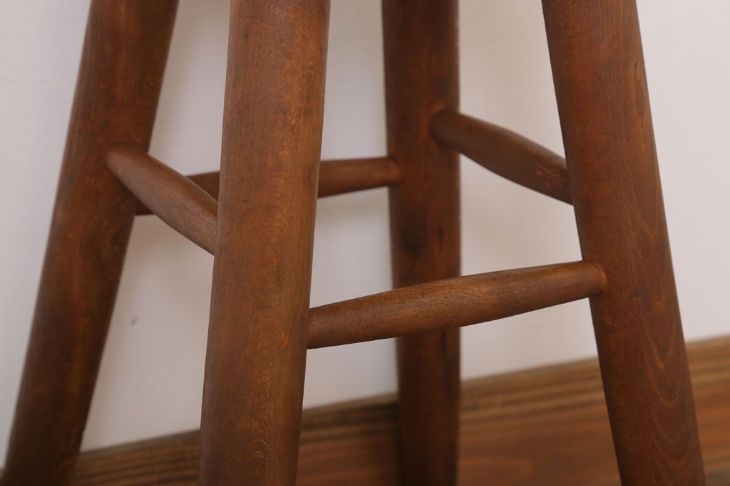 アンティーク家具　ナチュラルスタイル　古い木のアンティークスツール