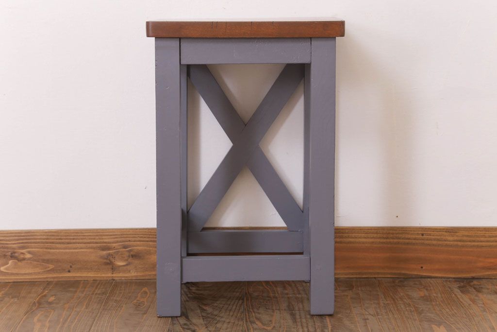 アンティーク雑貨　昭和レトロ　ペイントがかわいい角スツール(ダークグレー)