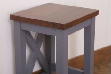 アンティーク雑貨　昭和レトロ　ペイントがかわいい角スツール(ダークグレー)
