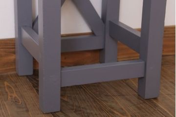 アンティーク雑貨　昭和レトロ　ペイントがかわいい角スツール(ダークグレー)