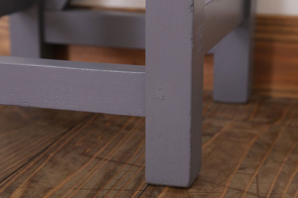 アンティーク雑貨　昭和レトロ　ペイントがかわいい角スツール(ダークグレー)